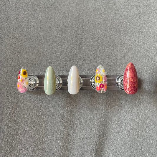 Betty's Garden (press on nails)